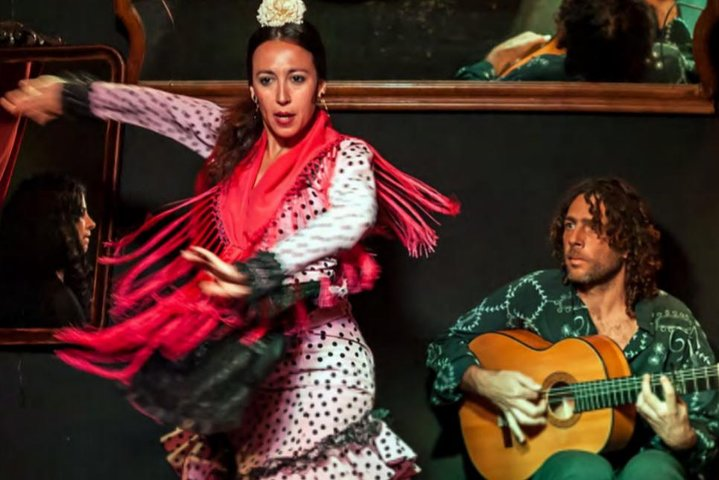 Flamenco, Tapas and Horse Drawn Carriage. - Photo 1 of 3