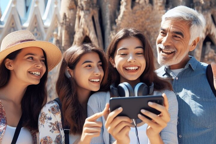 Gaudi and La Sagrada Familia Exterior Self-Guided Audio Tour  - Photo 1 of 16