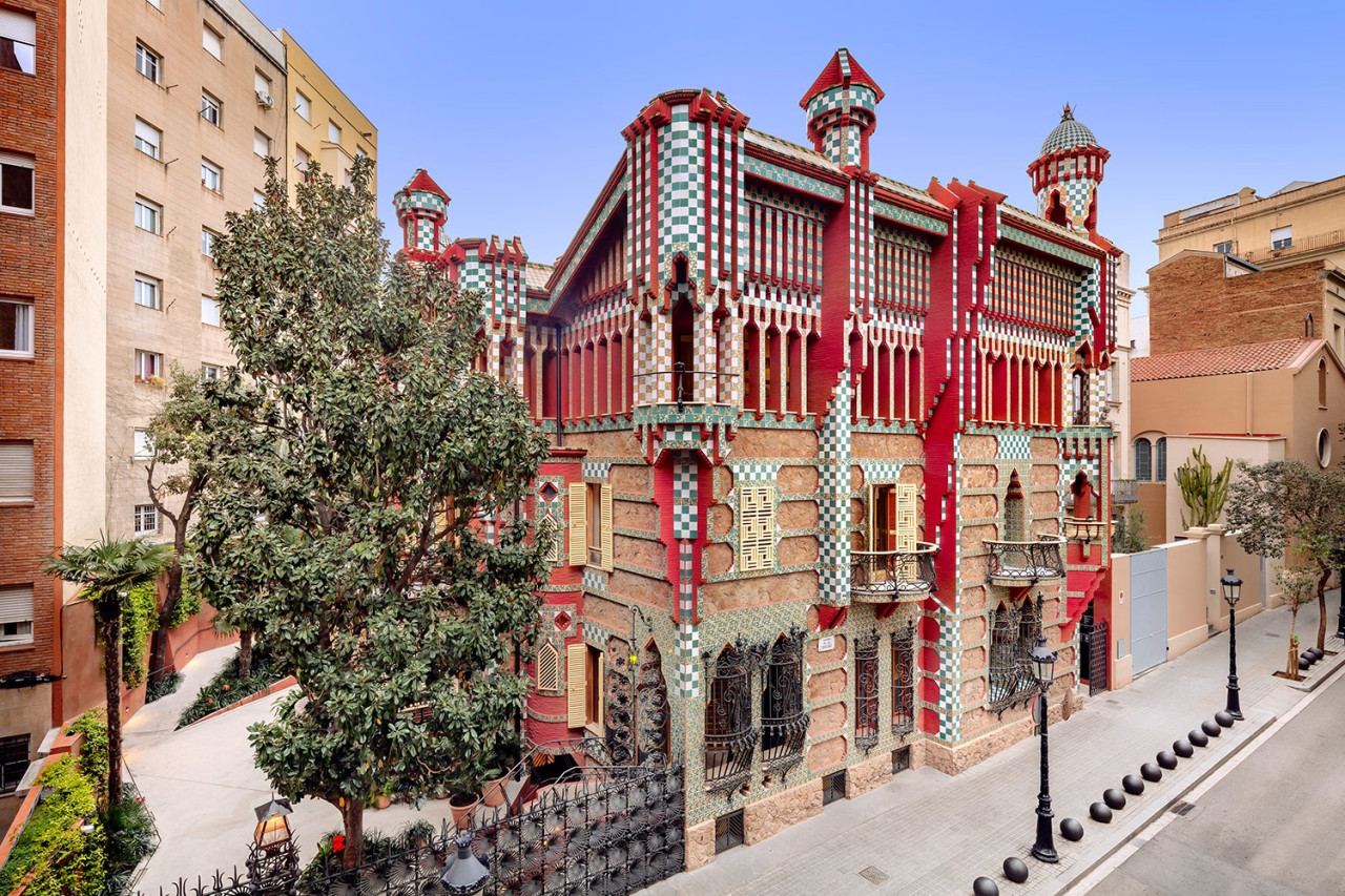 Gaudi Houses Tour: Casa Vicens, Casa Batllo, Casa Mila - Photo 1 of 13
