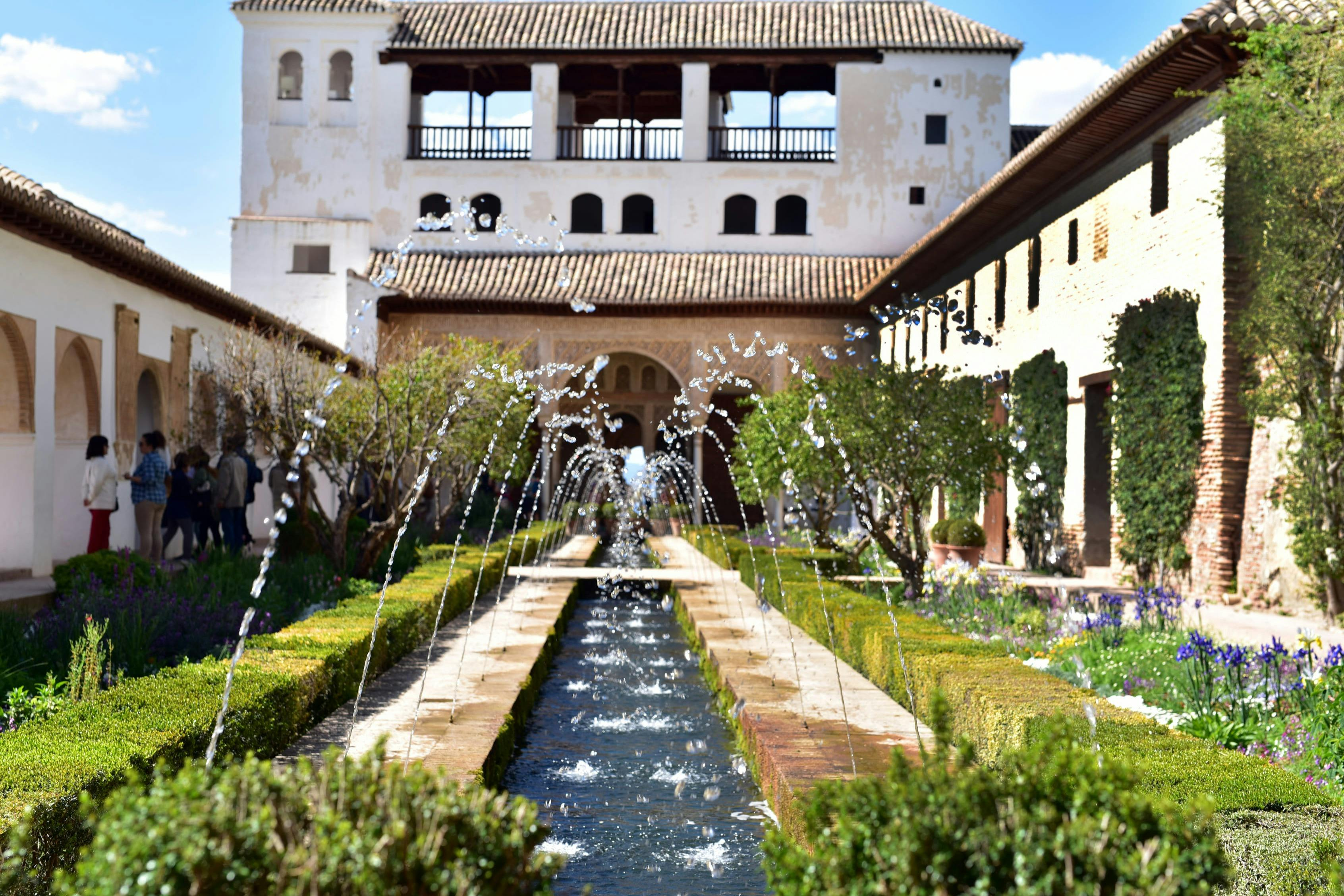 Granada: Guided Walking Tour + Alhambra Visit - Photo 1 of 8