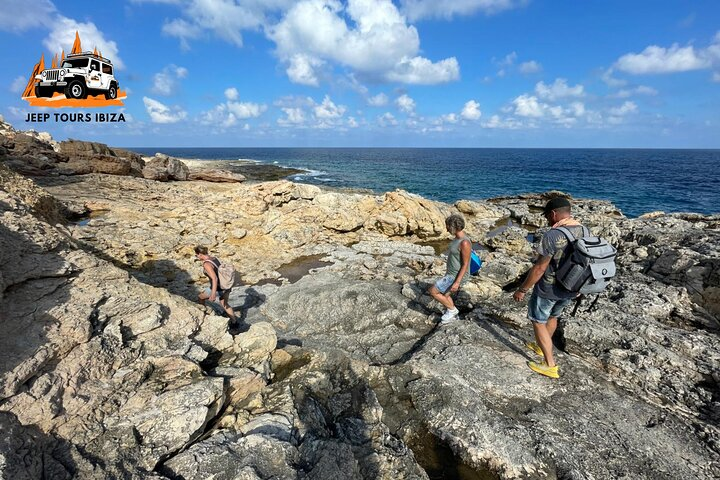 Ibiza "Alien Tour"  - Photo 1 of 25