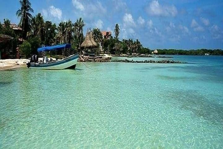 Tour 5 islands in Cartagena with snorkeling, lunch Charm Island - Photo 1 of 3