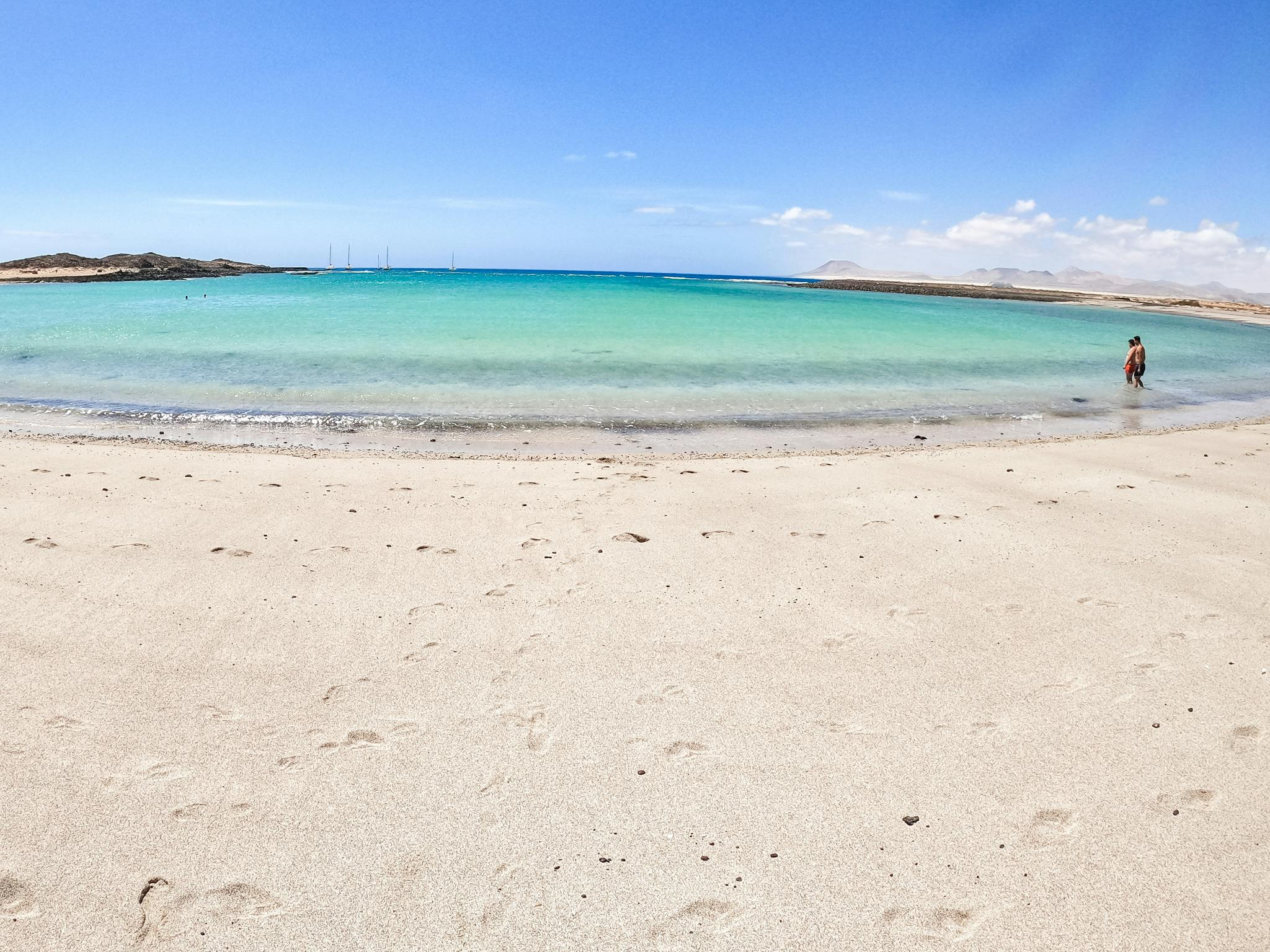 Isla de Lobos: Phà từ Corralejo - Photo 1 of 14