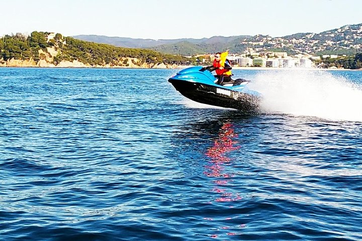 Jet ski tour in Lloret, Blanes and Tossa - Photo 1 of 4