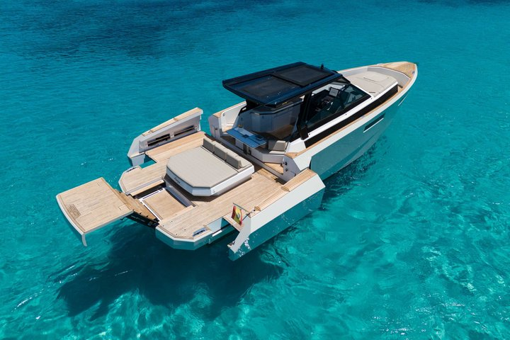 Living the Dream on board of this amazing boat Evo 43 - Photo 1 of 16