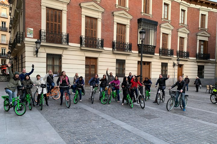 Madrid Fun and Sightseeing Bike Tour  - Photo 1 of 7