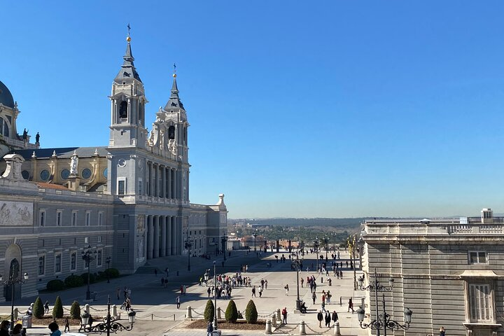 MADRID: Royal Palace and Prado Museum with transportation included - Photo 1 of 9