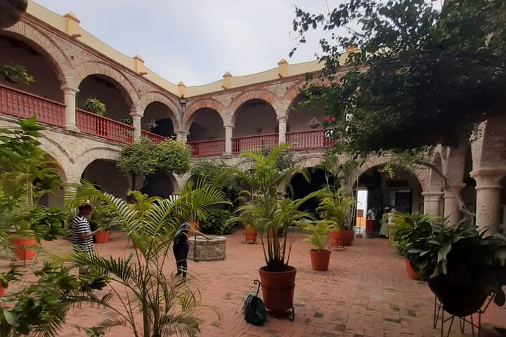 Mely Local Vybz Tour - Photo 1 of 17