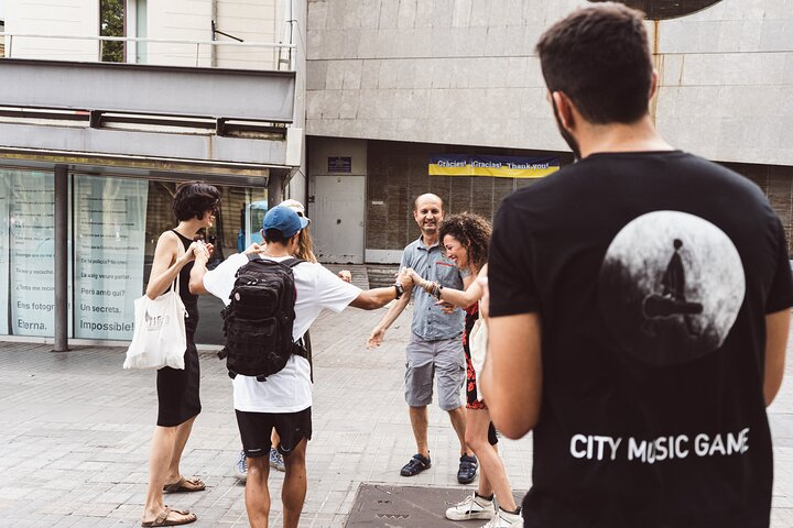 Moonwalk Tour - CITY MUSIC GAME - Photo 1 of 5