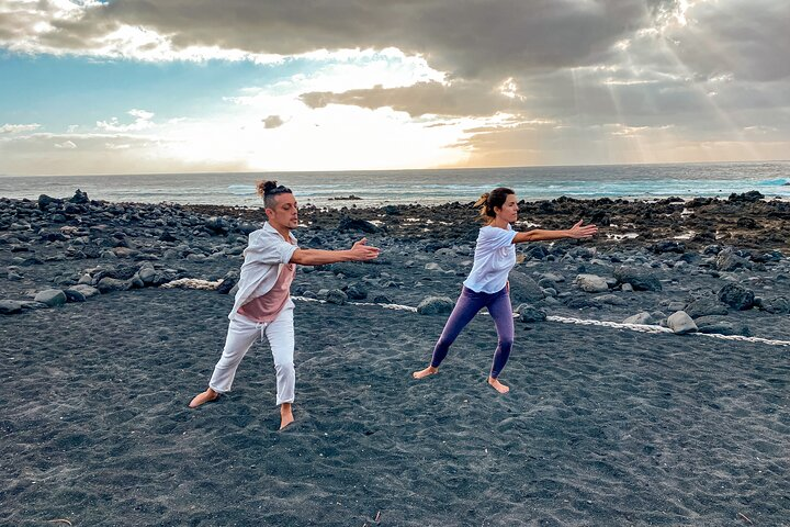 Morning Tai Chi stretching on the lava beach and organic breakfast in Lanzarote - Photo 1 of 8