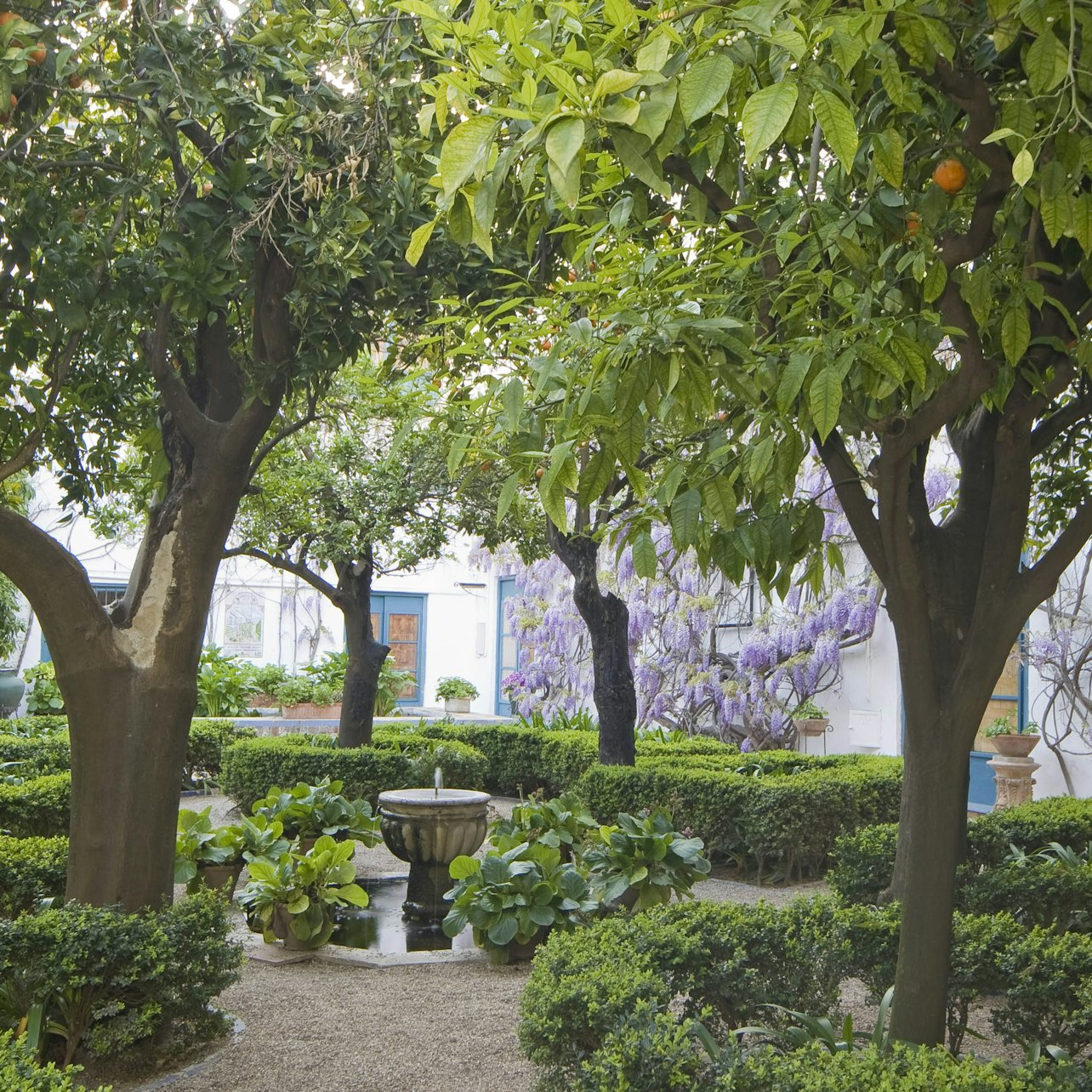 Viana Palace: Guided Tour - Photo 1 of 7