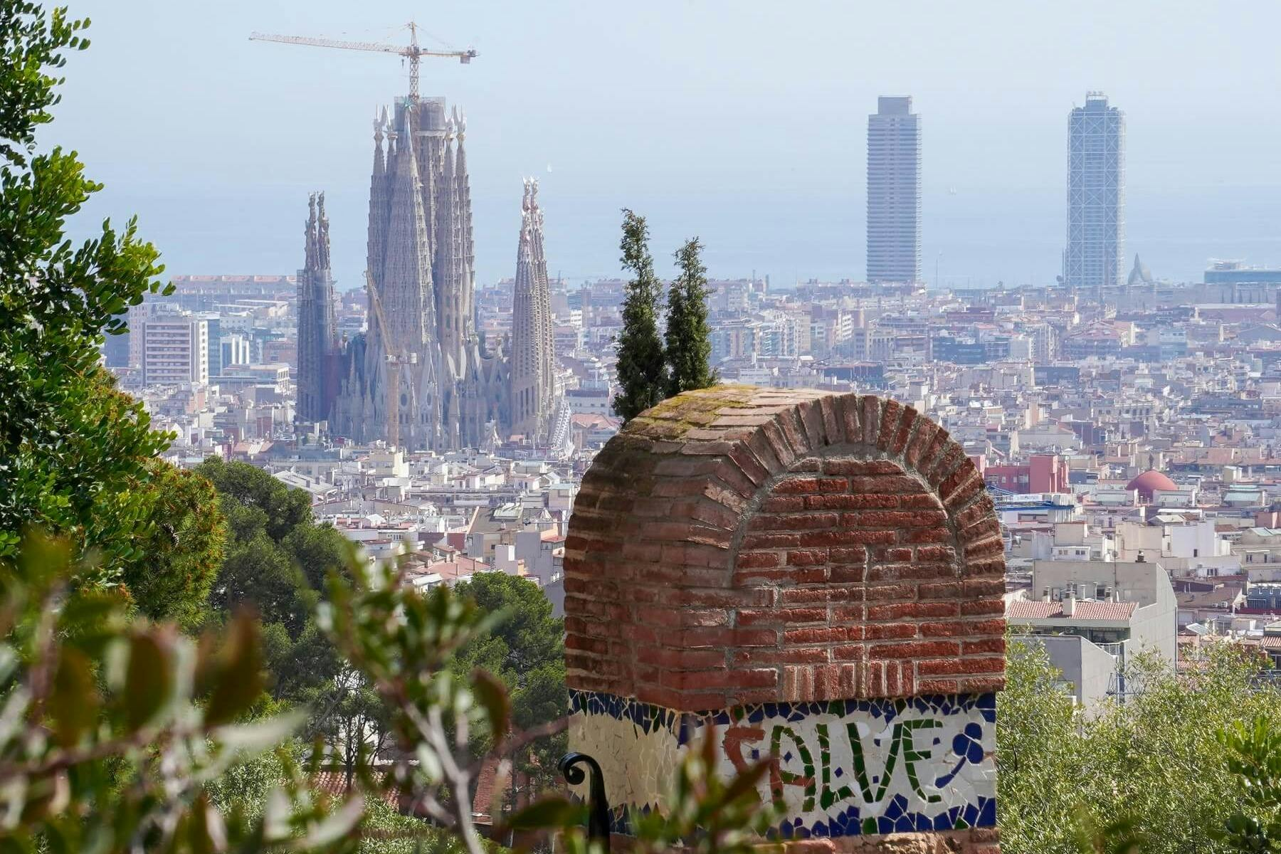 Park Güell & Sagrada Familia: Fast Track Ticket + Guided Tour + Tower Access - Photo 1 of 8