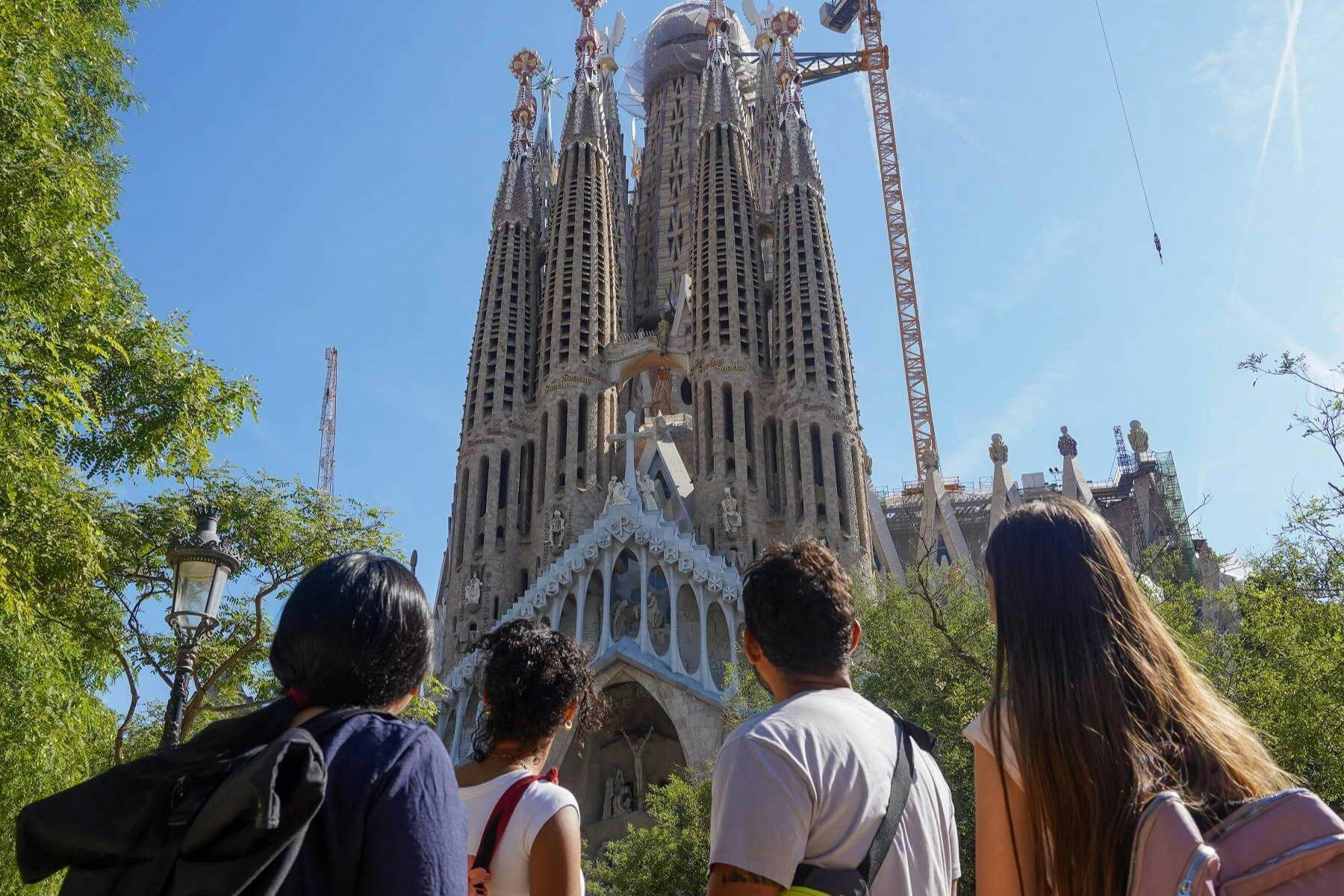 Park Güell & Sagrada Familia: Fast Track Ticket + Guided Tour - Photo 1 of 8