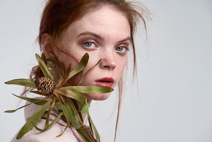 Fashion and Advertising Photographer in Girona and Barcelona specialized in beauty, photo books for models and catalogs. Girona and Barcelona photographer.
Carles Cardelús - www.carlescardelus.com