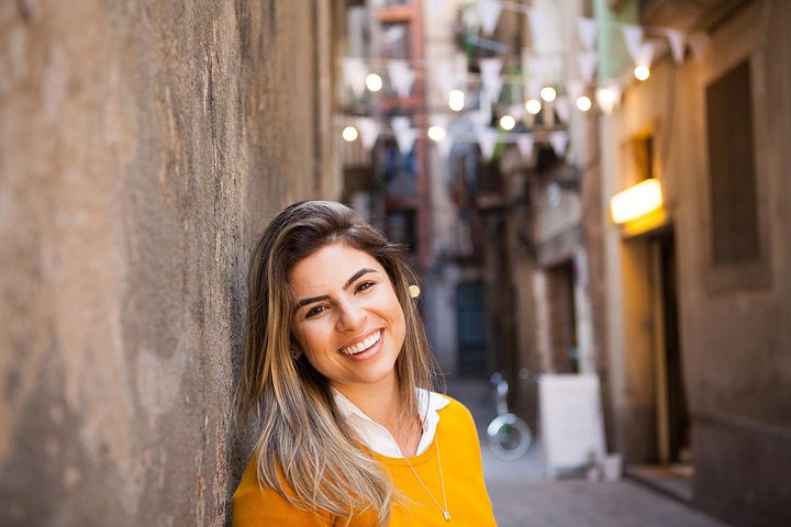 Barcelona Photoshoot around secret corners!