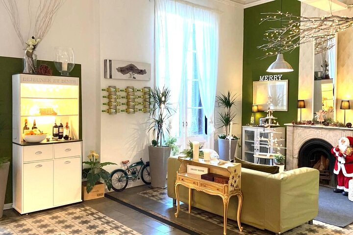 Premium Paella Cooking Class & 10 Spanish Tapas - Photo 1 of 25