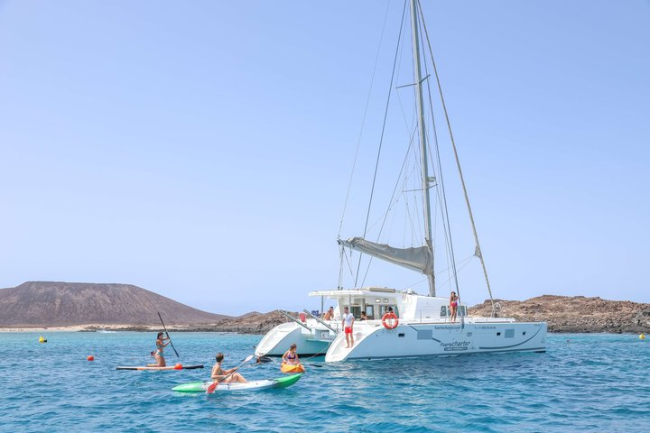 Private Catamaran trips to Lobos Island in Lagoon 400 - Photo 1 of 7