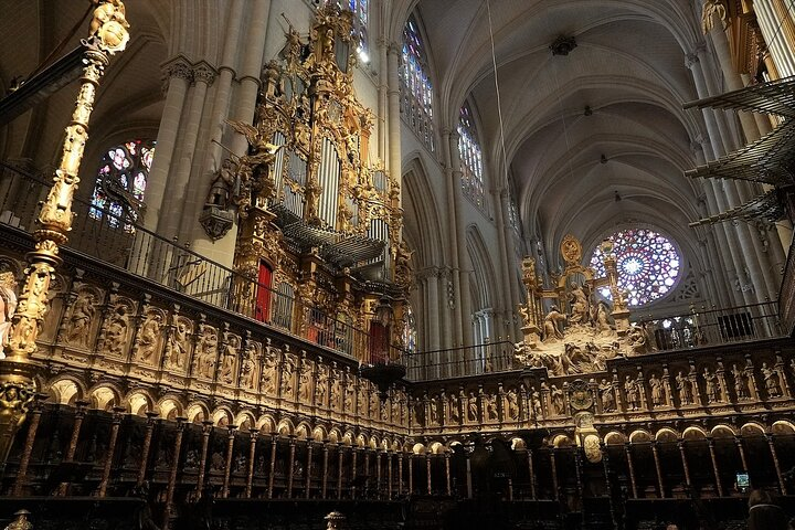 Private: Guided visit to the Toledo Cathedral - Photo 1 of 21