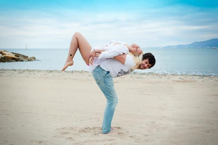 Private Photo Session with a Local Photographer in Reus - Photo 1 of 9