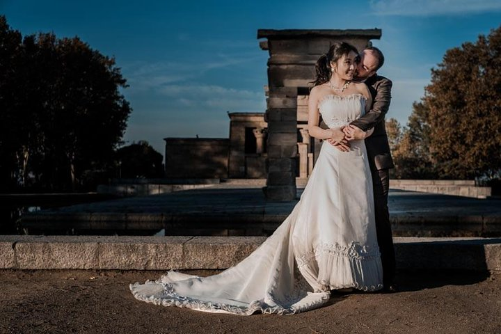 Private Photo Session with a Local Photographer in Toledo - Photo 1 of 10