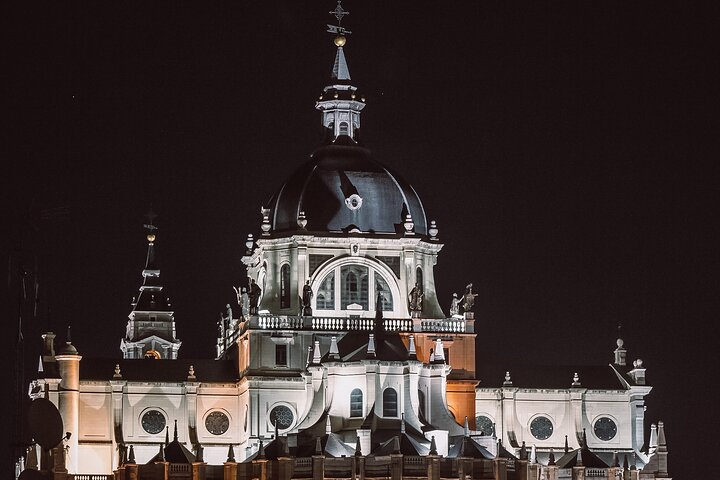 Private Photography Tour in Madrid with Personal Guide and Photographer