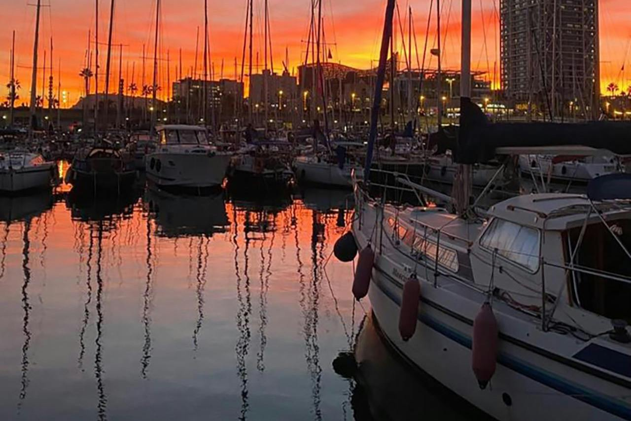 Barcelona: Private Sunset Sailboat Tour + Drink & Snack - Photo 1 of 7