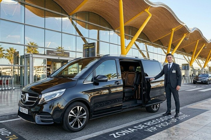 Madrid: MAD Airport Private Transfer to/from Madrid City Center - Photo 1 of 10
