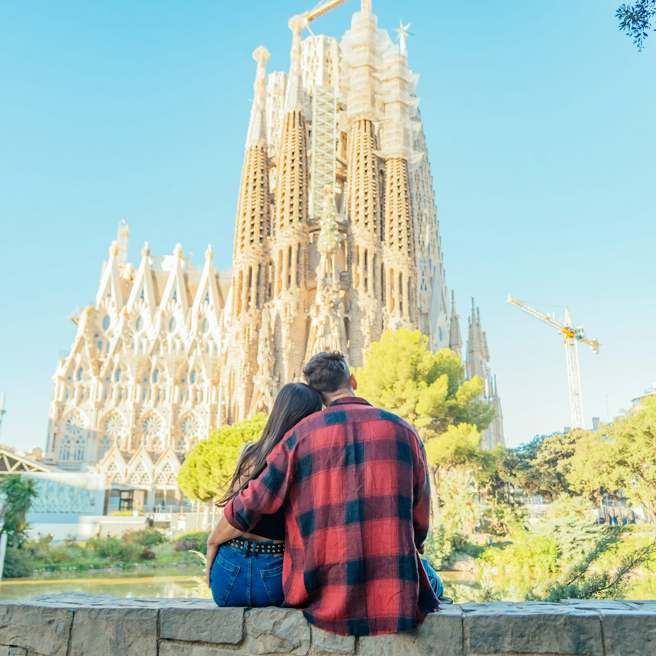 Barcelona: Professional Photoshoot at Sagrada Familia - Photo 1 of 4