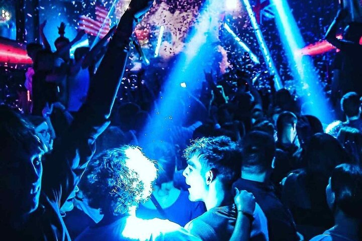 Barcelona Pub Crawl Tour by EVOLVE - Best Nightlife Experience - Photo 1 of 9