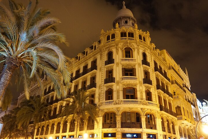 Valencia Family Discovery Private Tour - Squares & Gardens - Photo 1 of 6