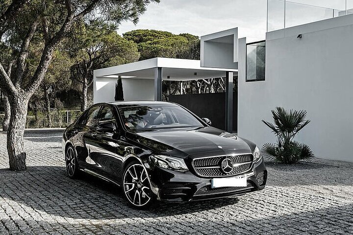 Round Trip Private Transfer Madrid Airport MAD to Segovia by Car - Photo 1 of 6