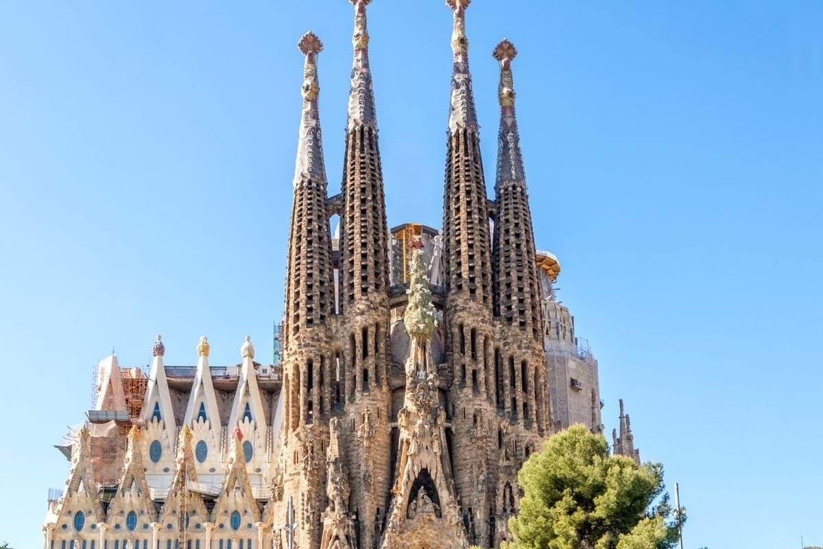 Sagrada Familia: Fast Track Ticket + Guided Tour - Photo 1 of 4