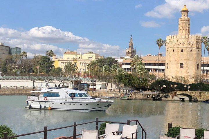 Boat trip in Seville with lunch or dinner - Photo 1 of 21