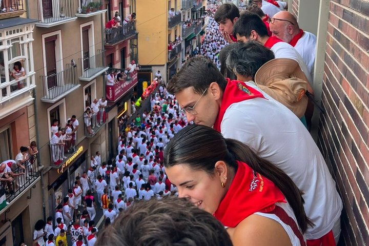 VIP San Fermin : Balcony in Estafeta, Churros y Gigantes - Photo 1 of 25