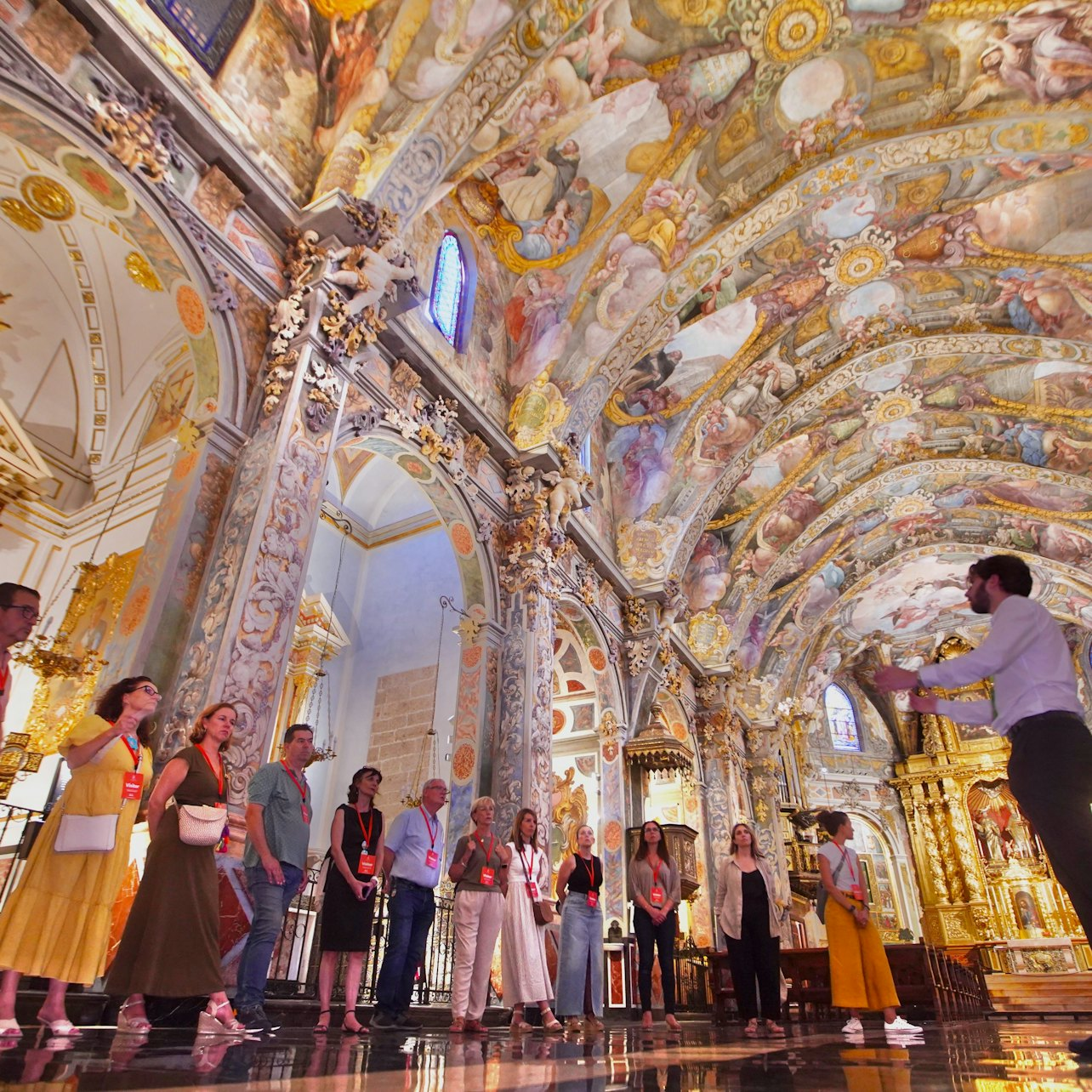 Church of San Nicolás: Guided Night Tour in Spanish - Photo 1 of 3