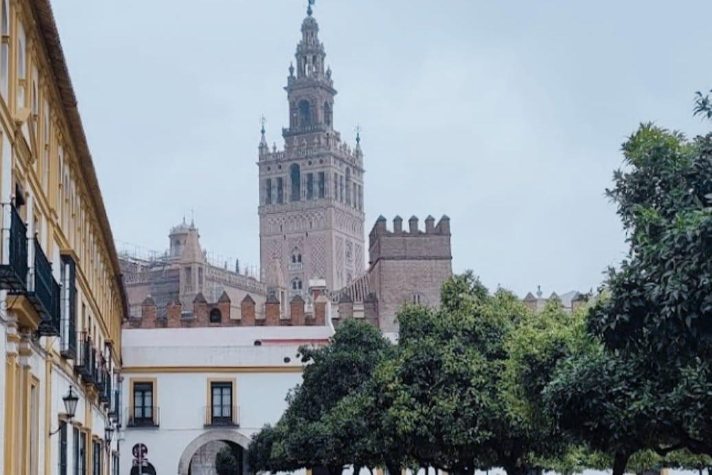 Santa Cruz Seville: Guided Walking Tour - Photo 1 of 5