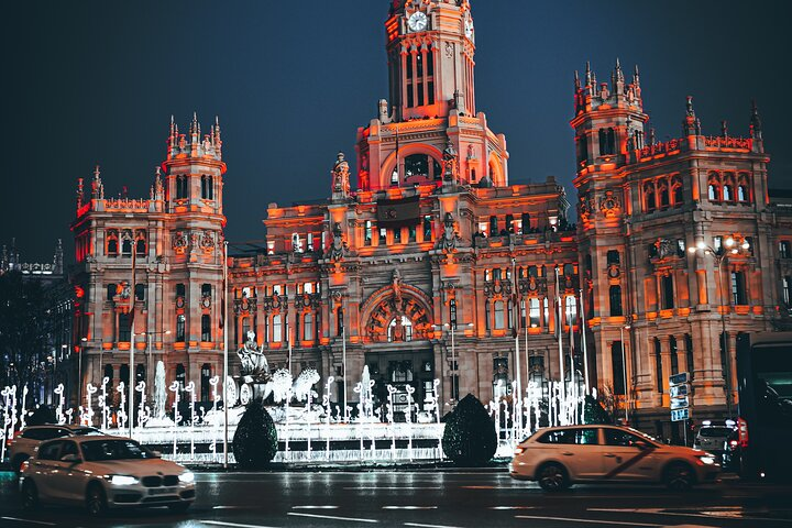 Near hear, on the other side of the Cibeles Fountain there is a story in a palace that is now called Casa de América, one of the most famous paranormal stories of all of Spain.