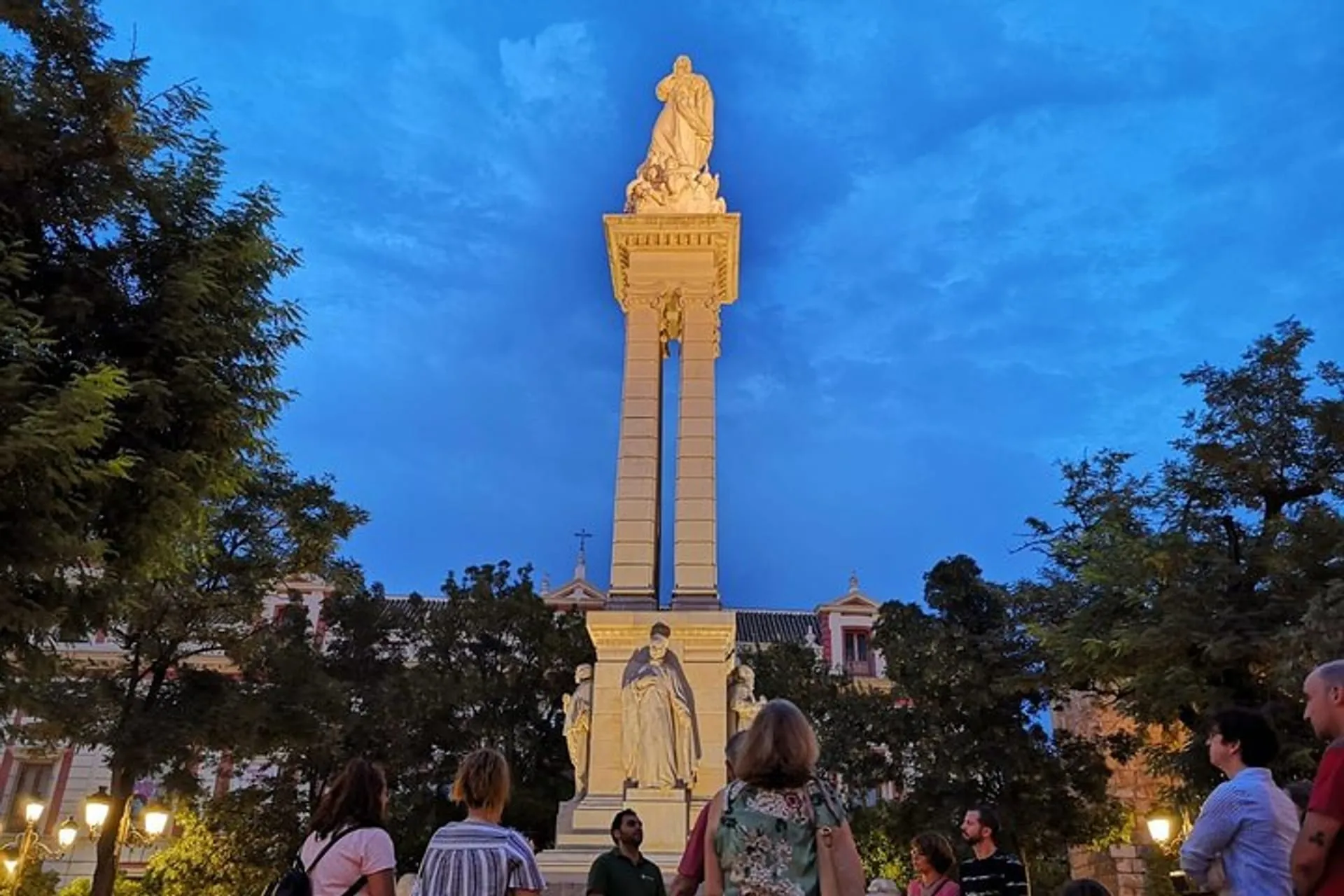 Seville Evening Historical Tour with Haunted History in Seville