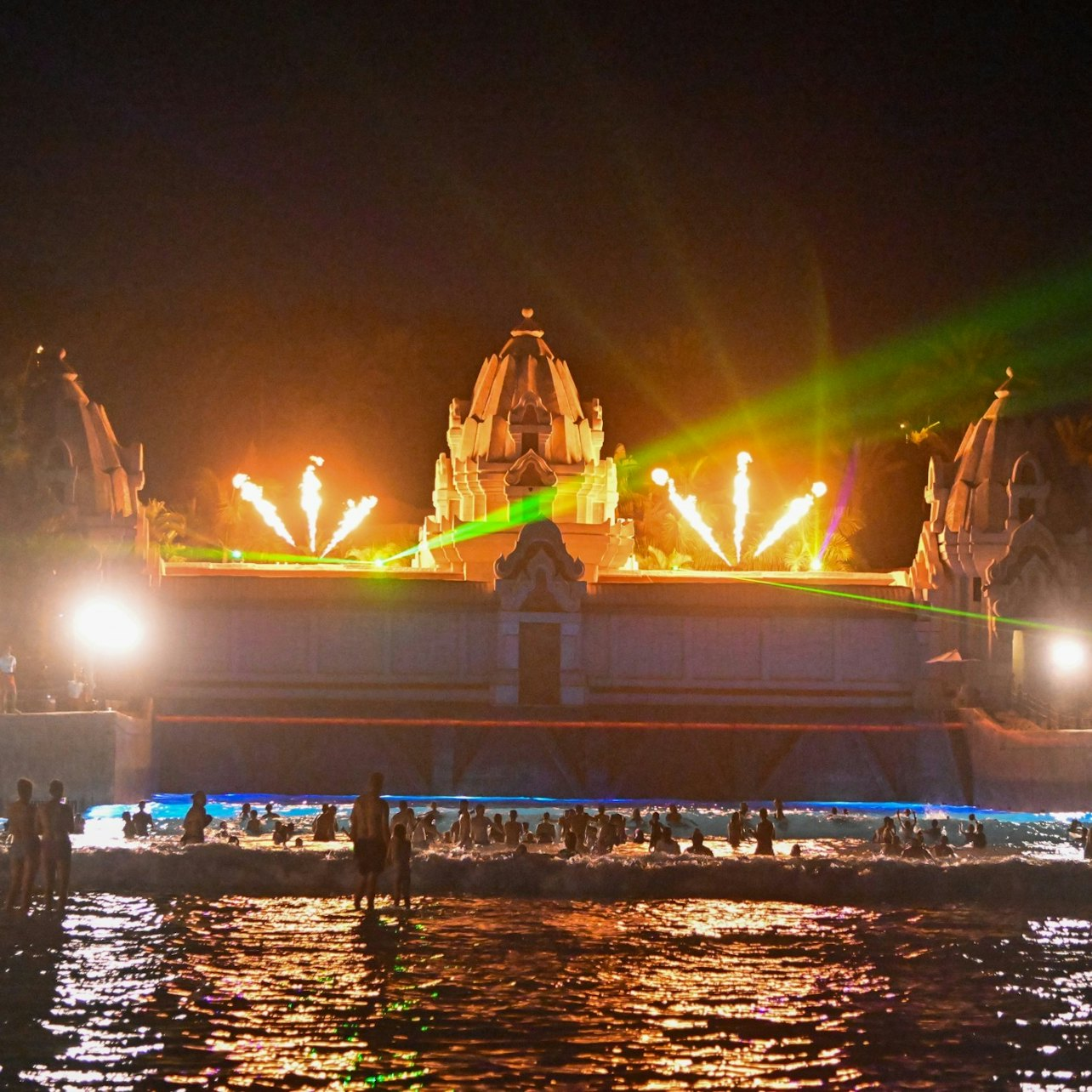 Siam Nights: Admission Ticket - Photo 1 of 11