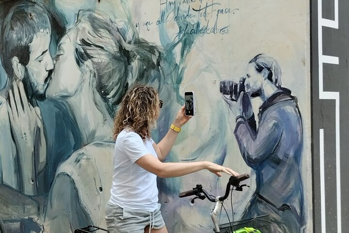 Graffiti Workshop and Valencian street art bike tour in Valencia