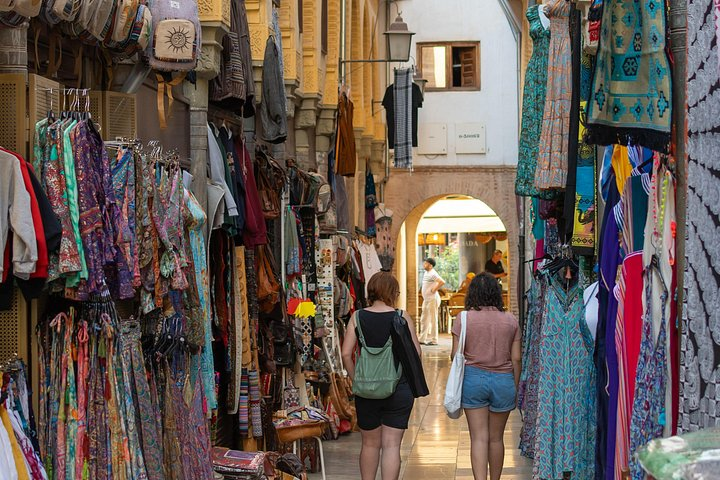 Stroll through Granada: historic center and Albayzín - Photo 1 of 11