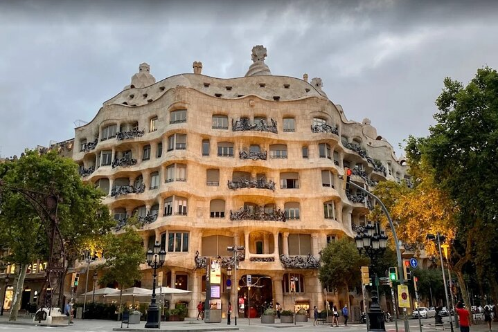 Tour of the Gràcia neighborhood - Photo 1 of 7