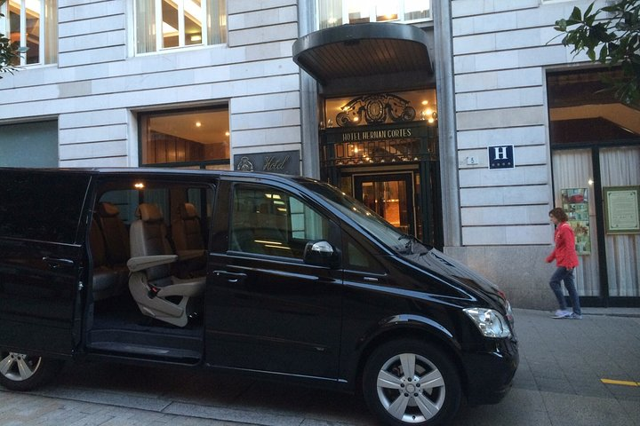 Transfer from Coruna Airport to Ferrol - Photo 1 of 6