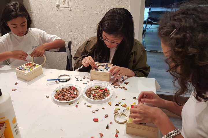 Gaudí-inspired Mosaic Workshop next to Park Güell - Photo 1 of 12