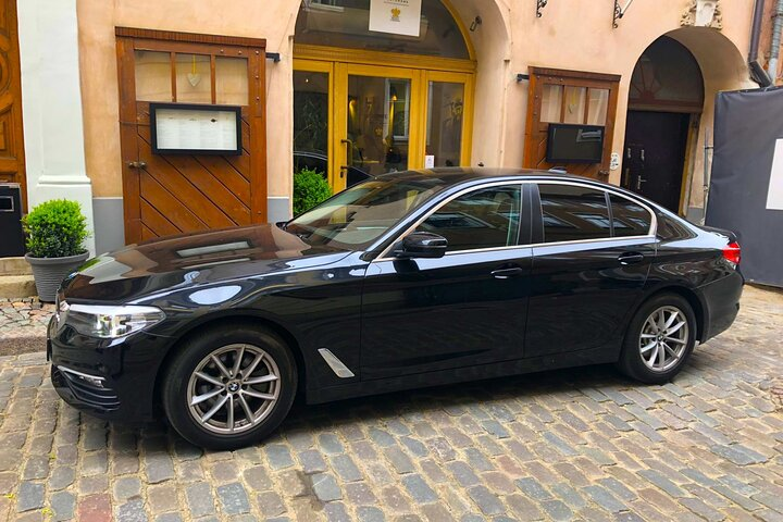 Airport transfer service in Madrid HTL-APT (MAD) - Photo 1 of 6