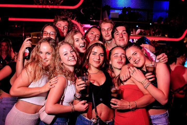 3 Bars Pub Crawl + VIP Club Entrance & 3 Free Shots - Photo 1 of 12