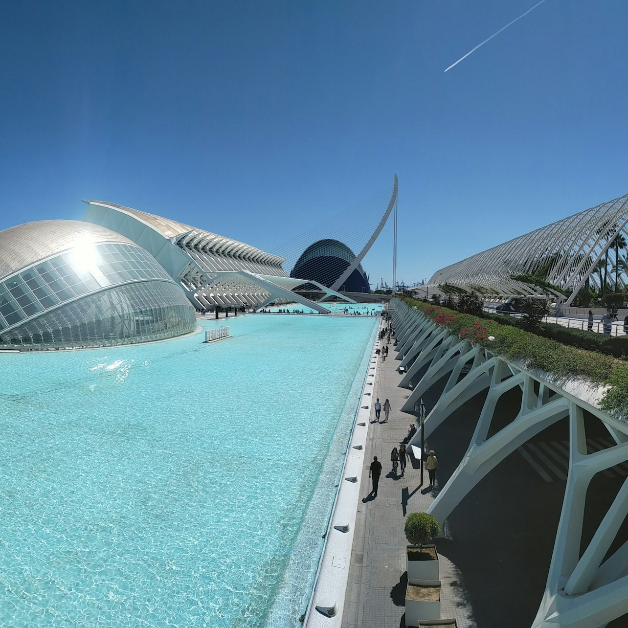 València: Guided Bike Tour - Photo 1 of 3