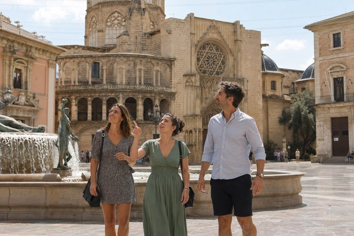 Valencia Self-Guided Detective Murder Mystery Game - Photo 1 of 6