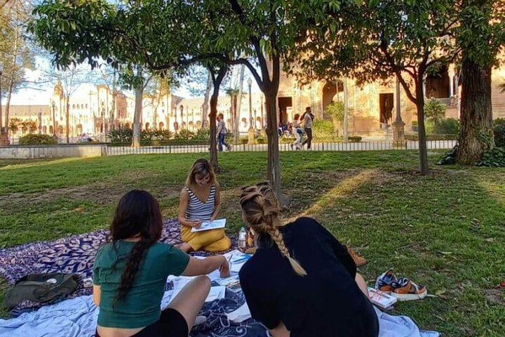 Watercolor workshop in French with aperitif in Seville - Photo 1 of 9