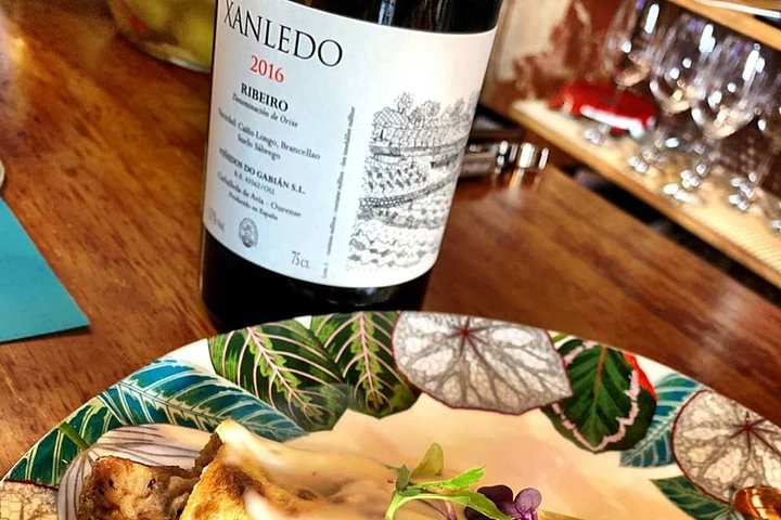 Wine tasting and tapas premium in Alicante - Photo 1 of 10